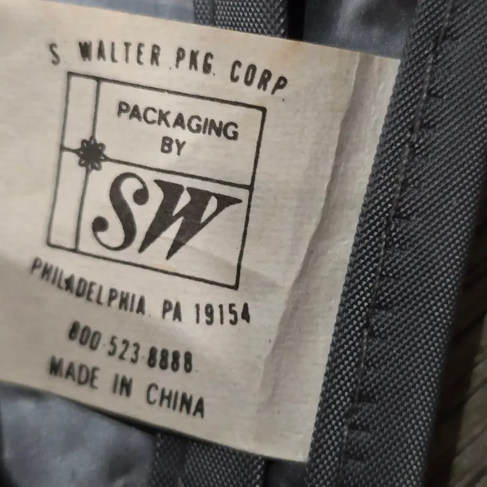 Saks Fifth Avenue Gray Plastic Garment Clothes Zip Fold Up Storage Bag